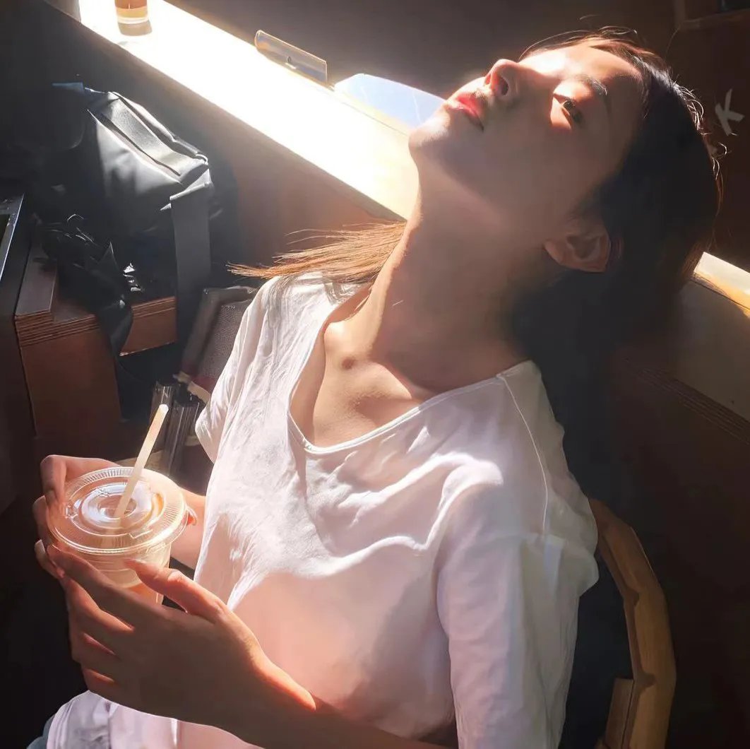 绿茵春色